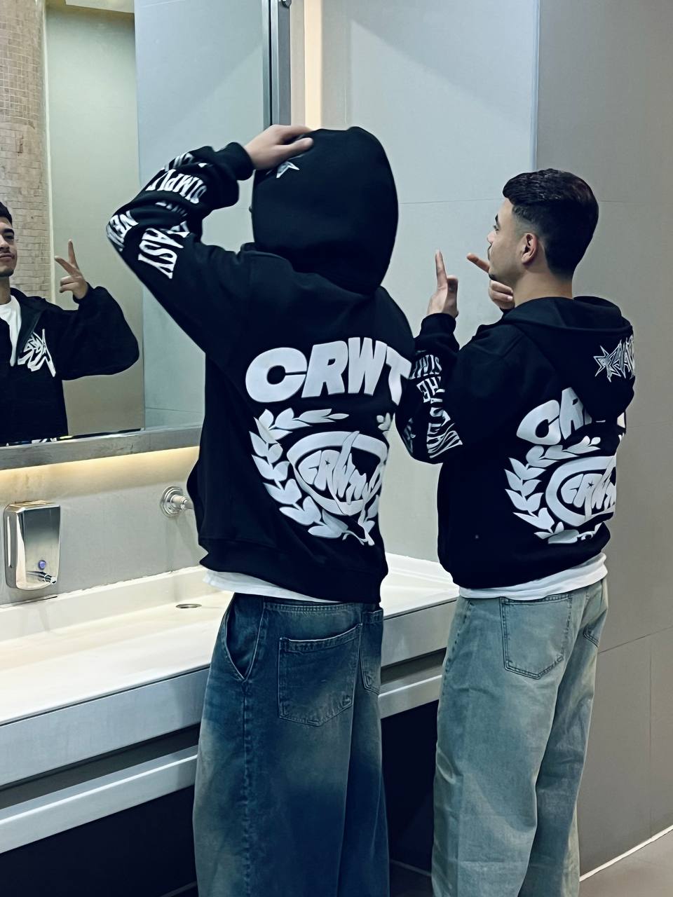 oversized black zipper