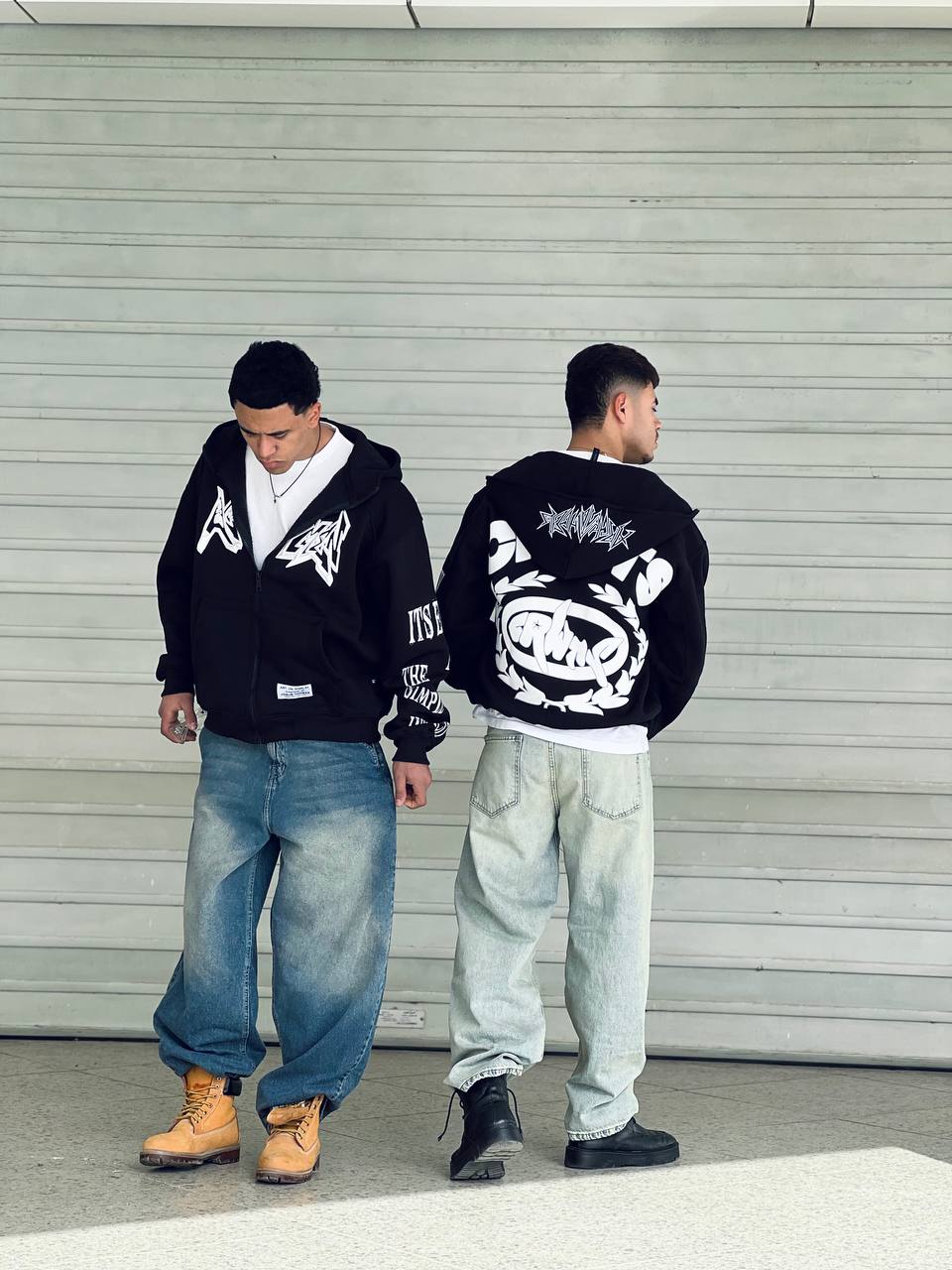 oversized black zipper