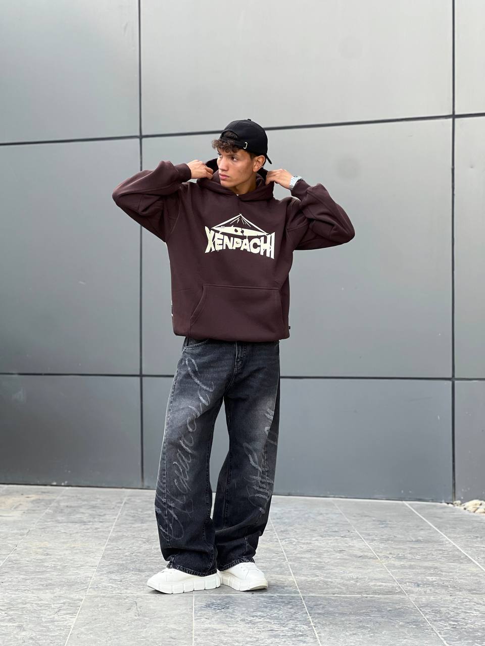 Oversized brown hoodie