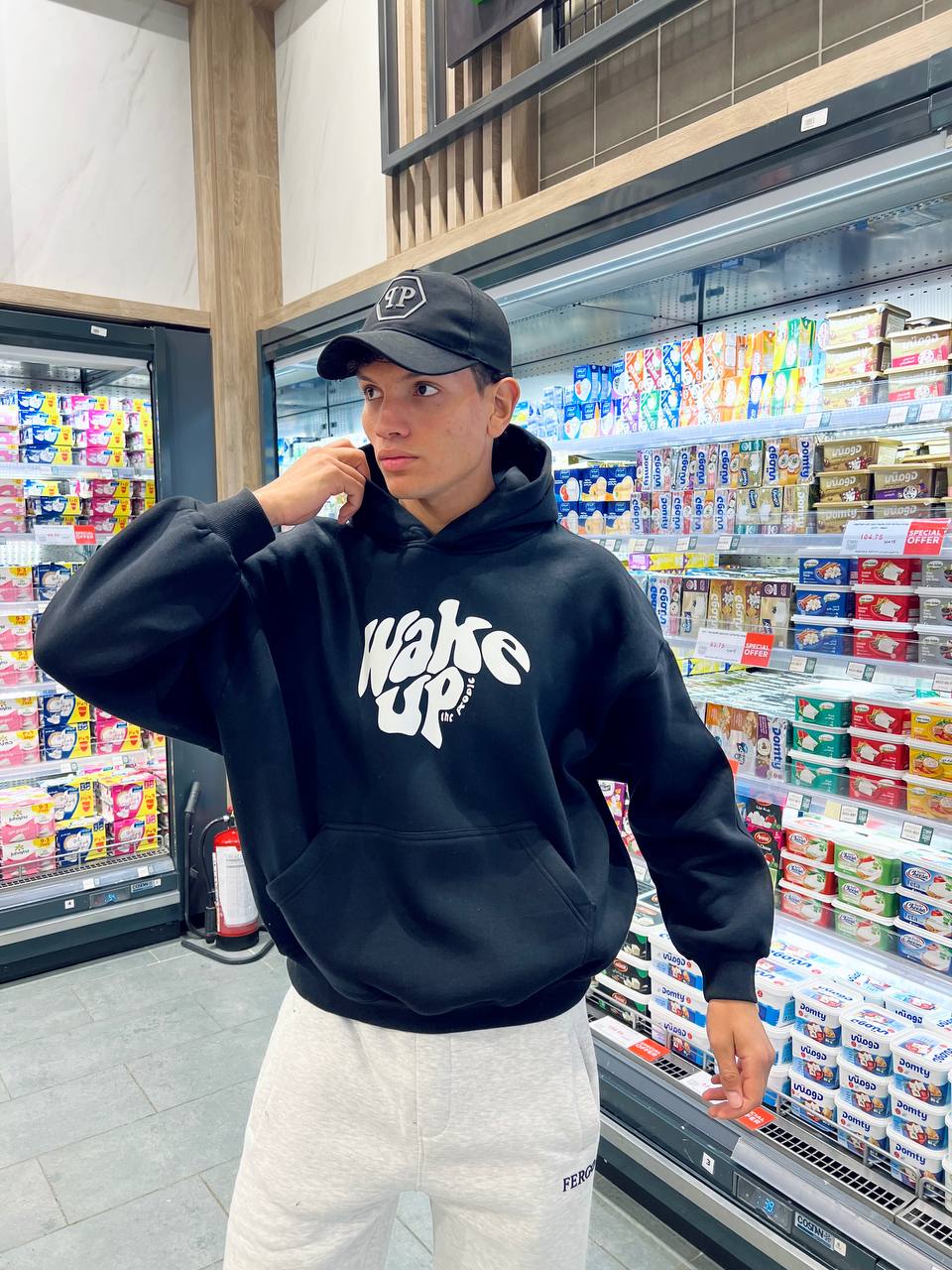 oversized black hoodie