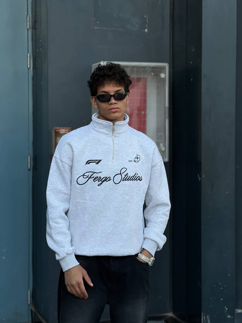 Essentiall gray zip-up