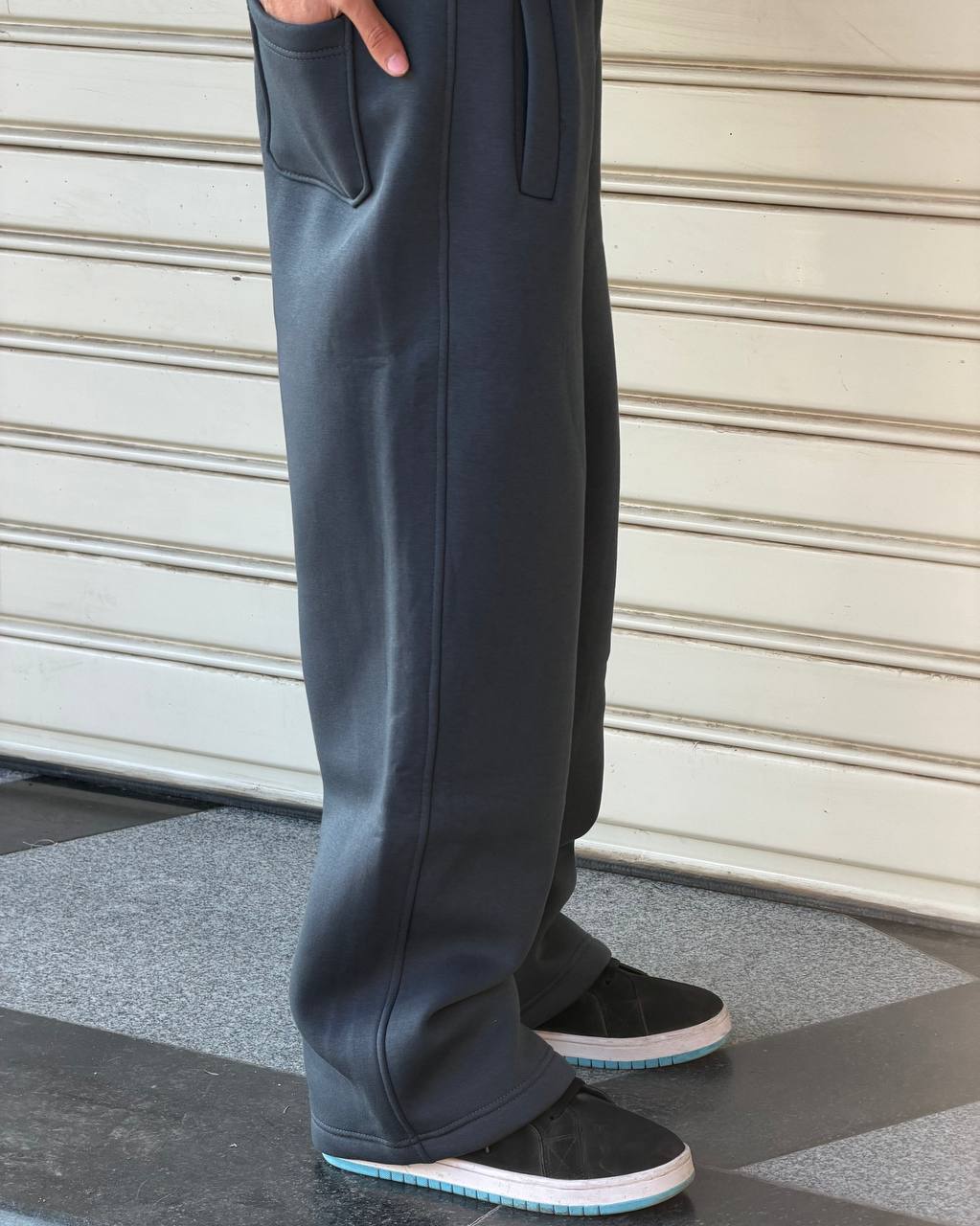 Essential iron sweatpants
