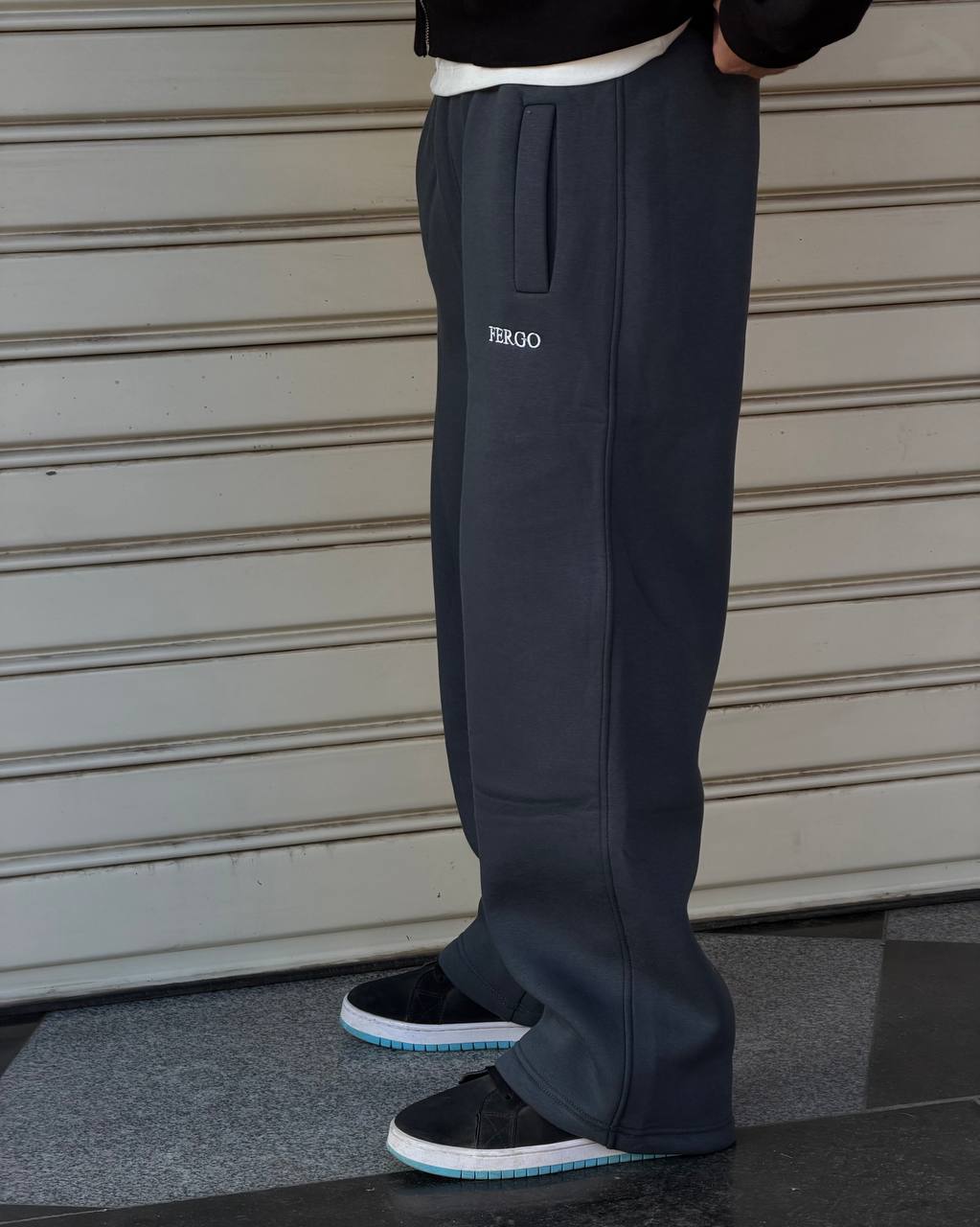 Essential iron sweatpants