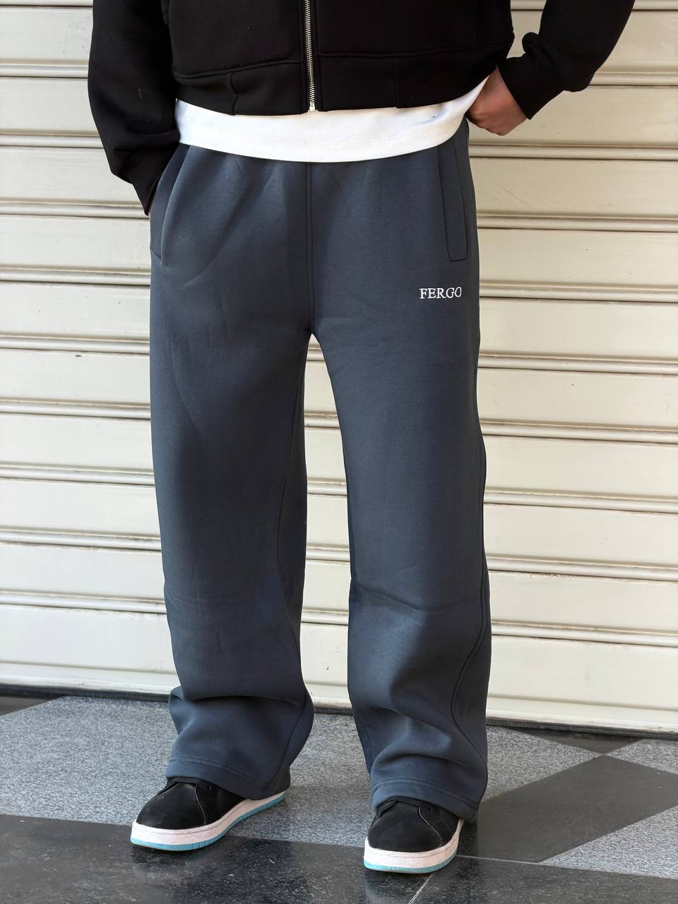 Essential iron sweatpants