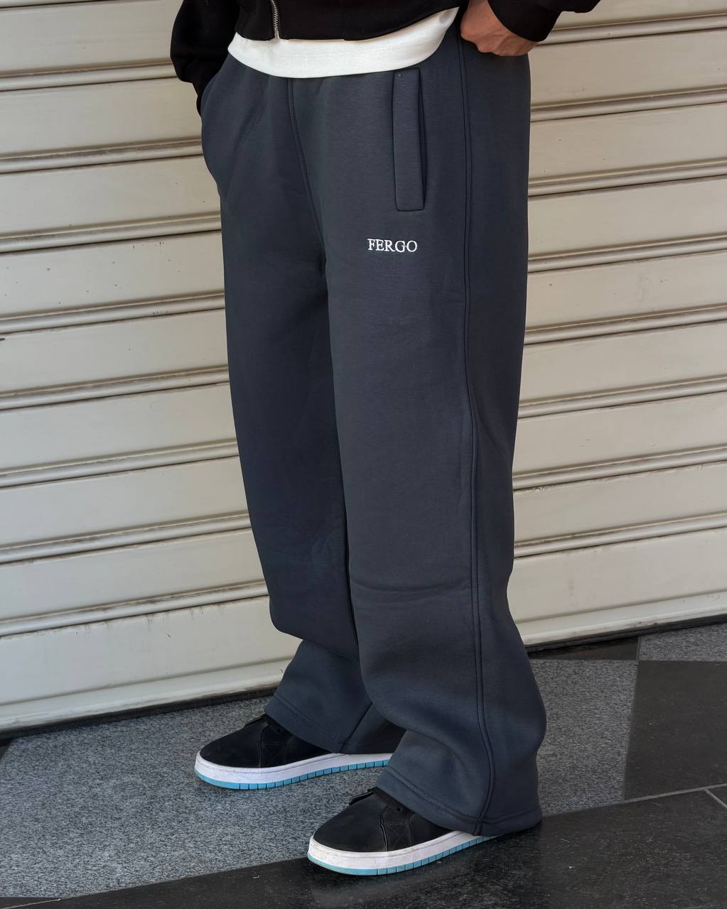 Essential iron sweatpants
