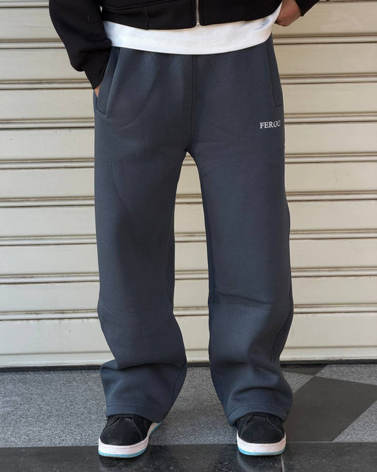 Essential iron sweatpants