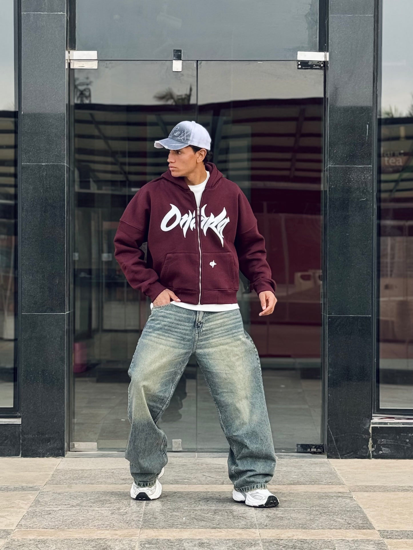 Boxy burgundy zipper