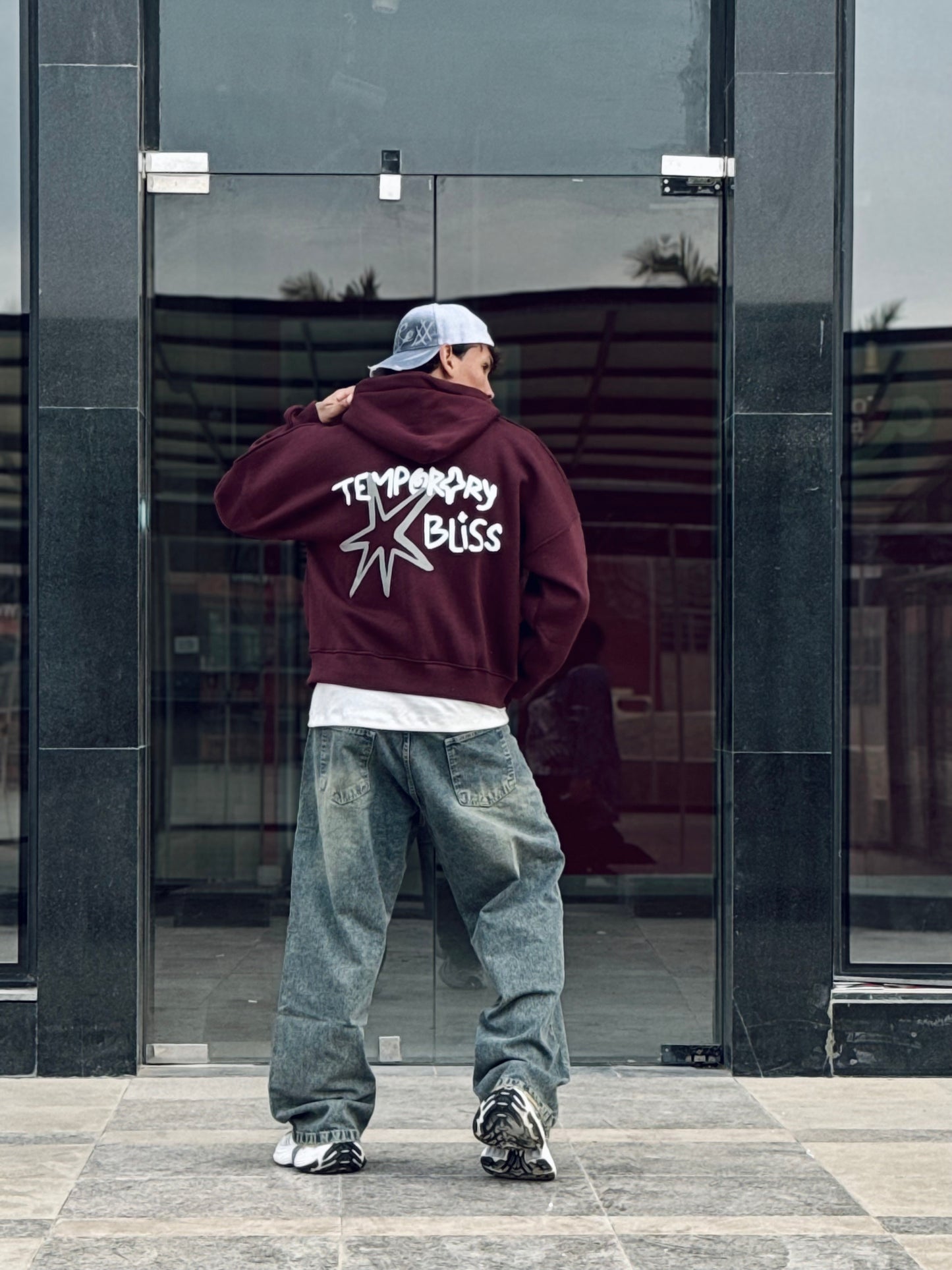 Boxy burgundy zipper