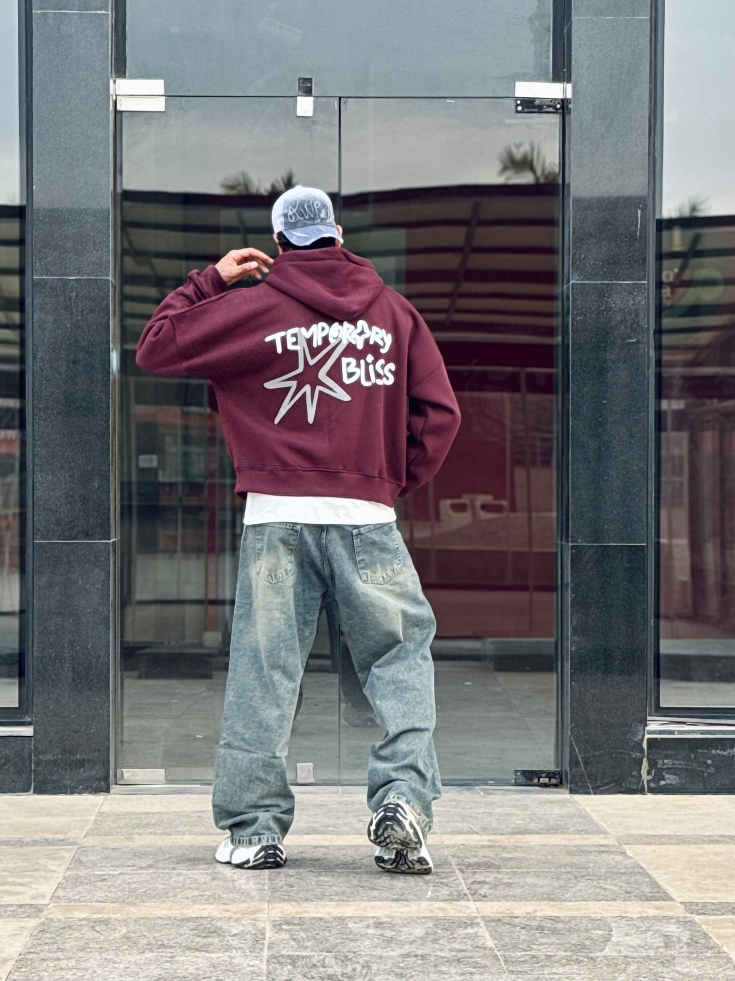 Boxy burgundy zipper