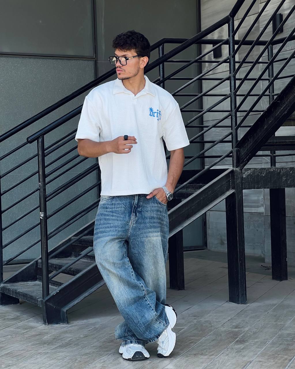 White icon polo