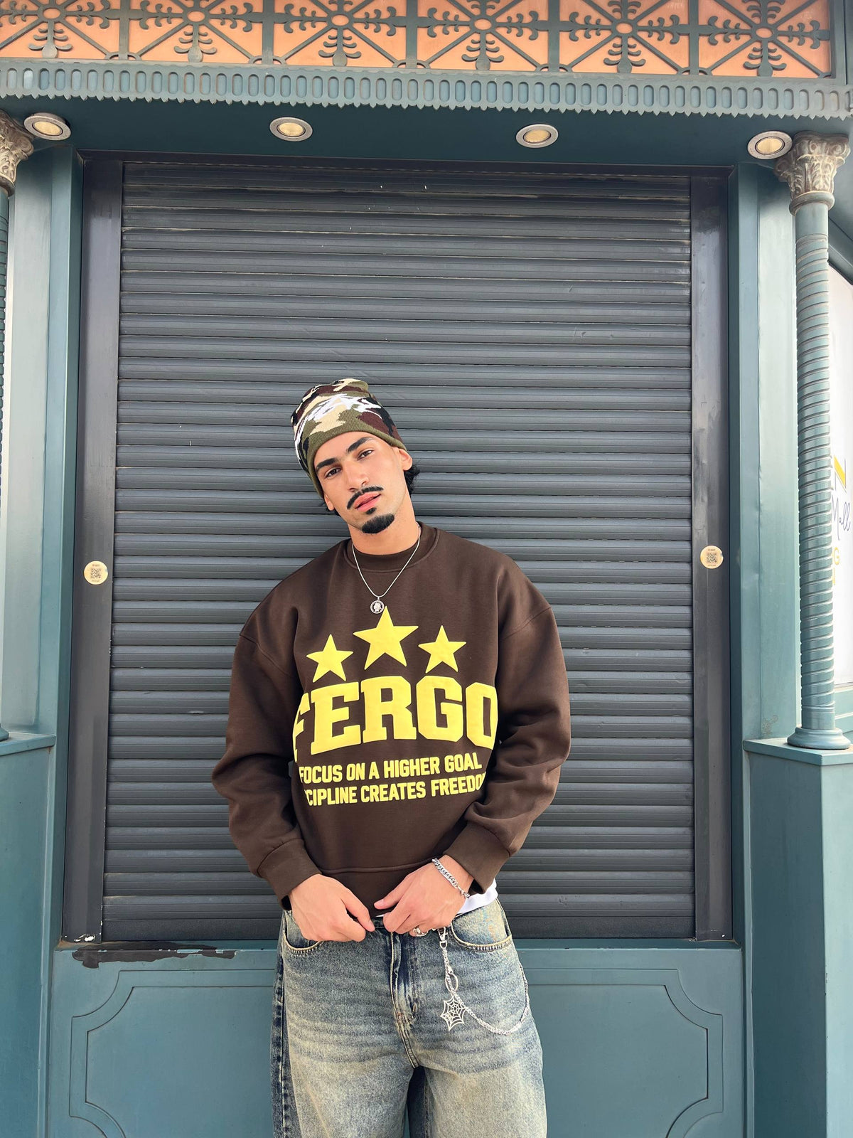 Triple Star Crewneck – Brown