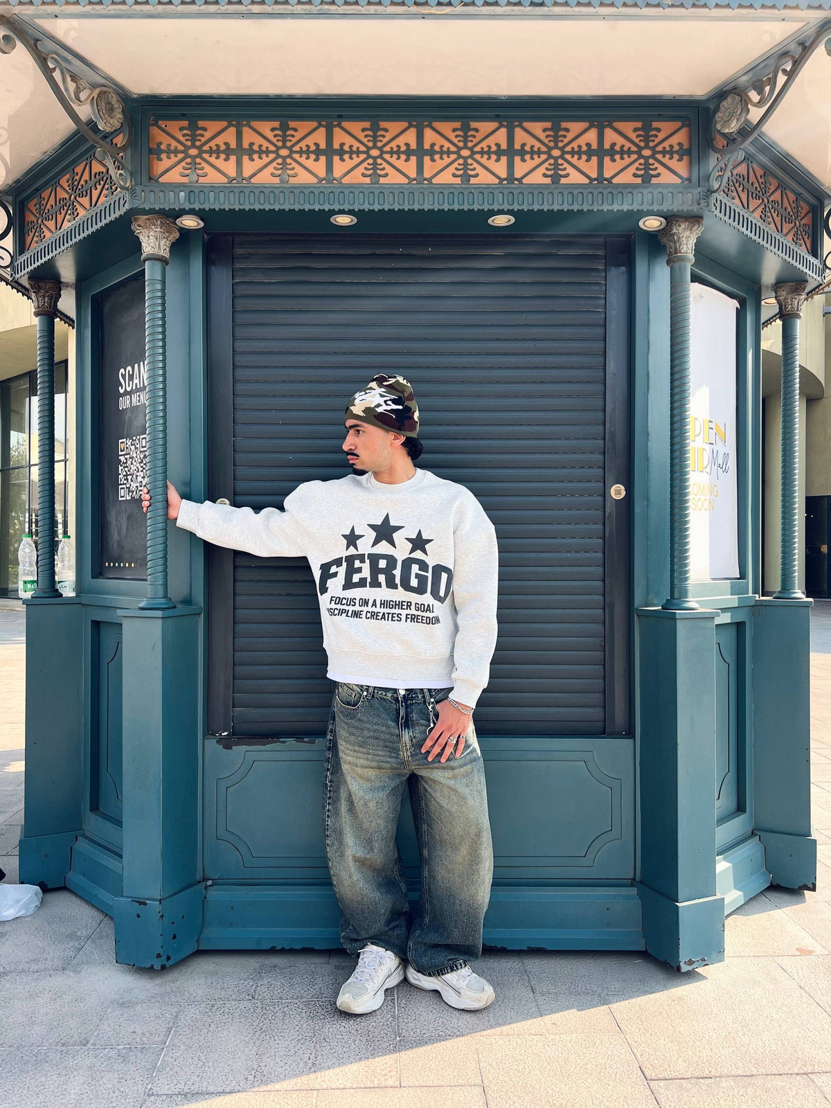 Triple Star Crewneck – Gray