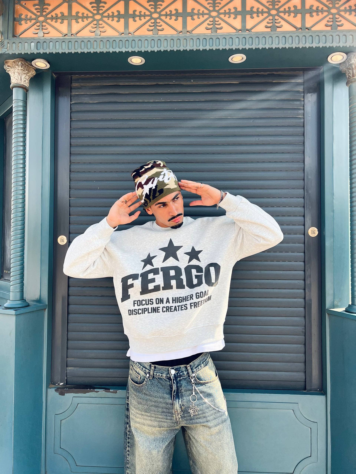 Triple Star Crewneck – Gray