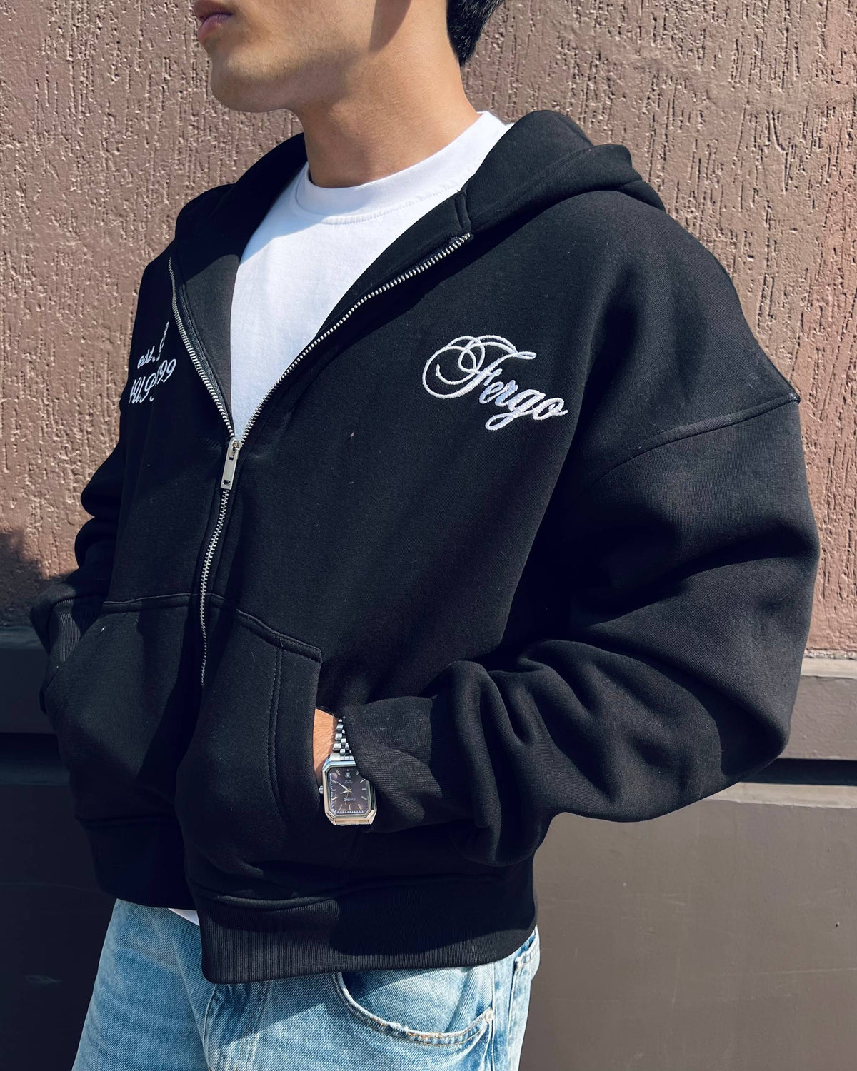 Signature Zipper –Black