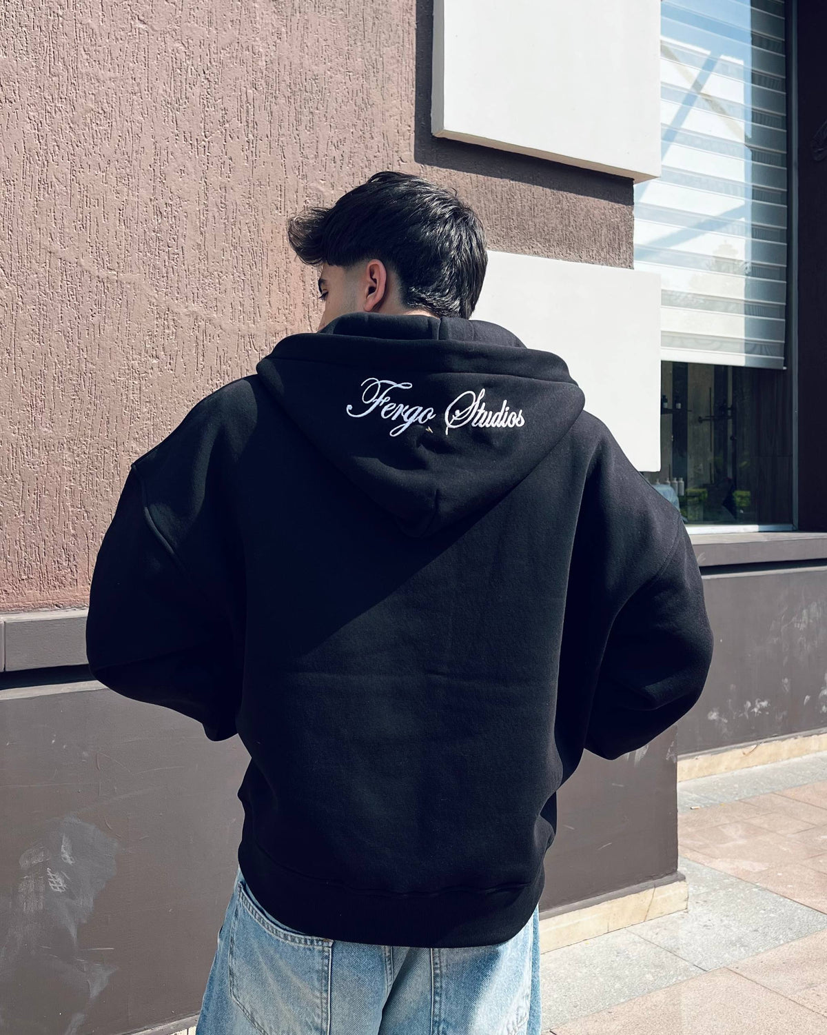 Signature Zipper –Black
