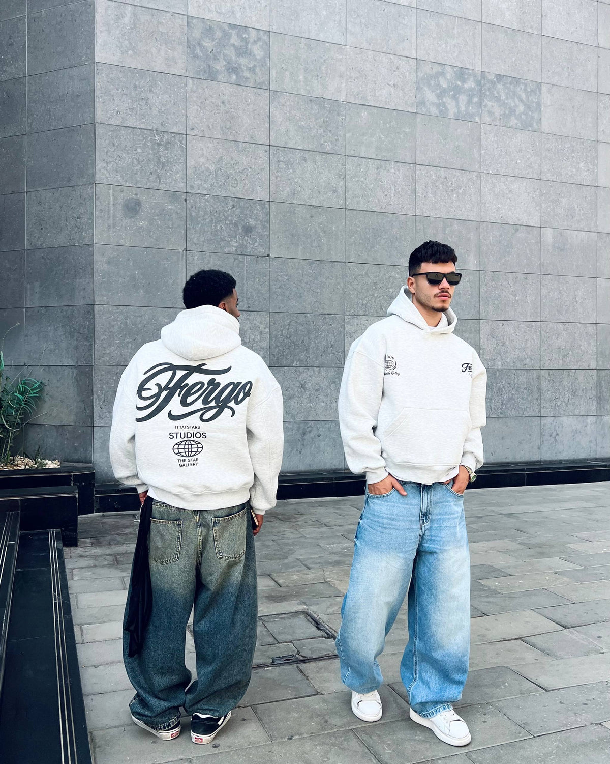 Globe Studios Hoodie – Gray