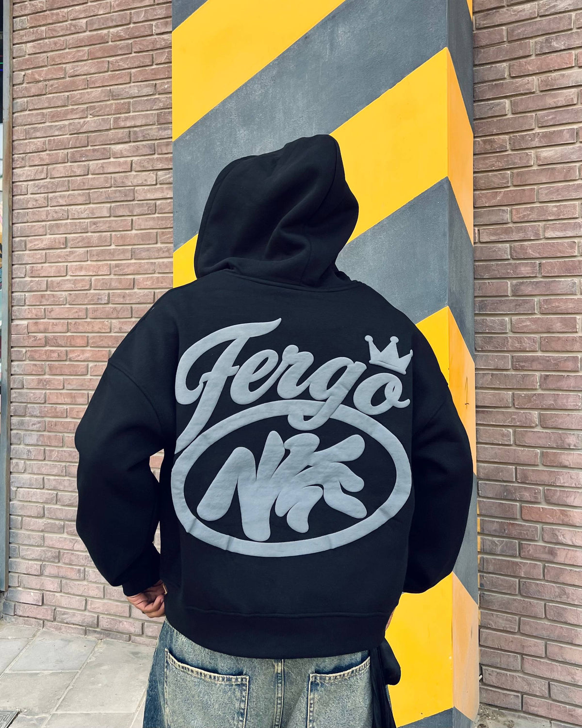 Crown Zipper Hoodie-Black