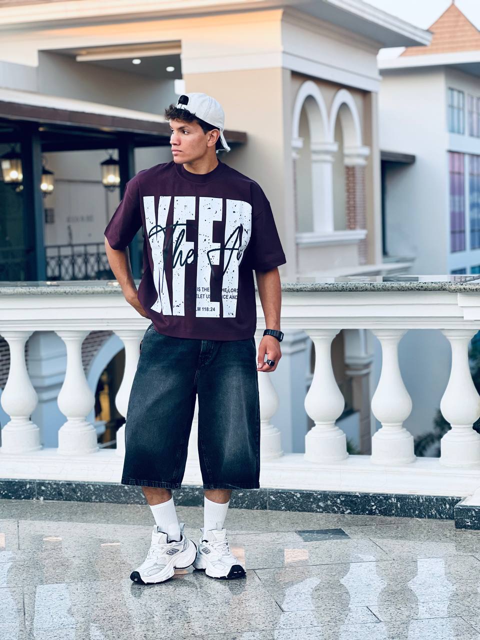Oversized burgundy T-Shirt