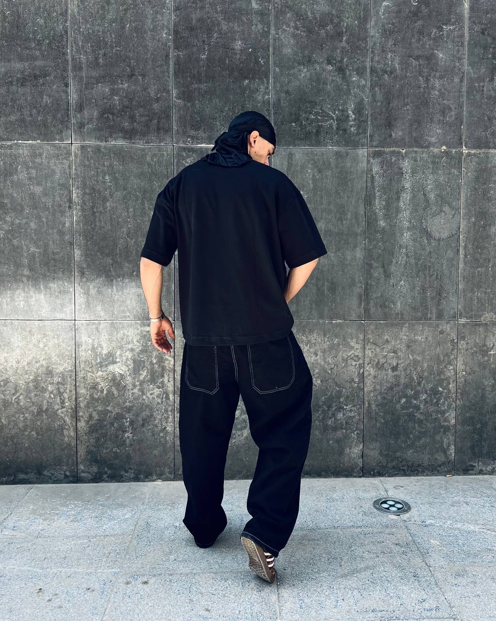 Oversized black T-shirt