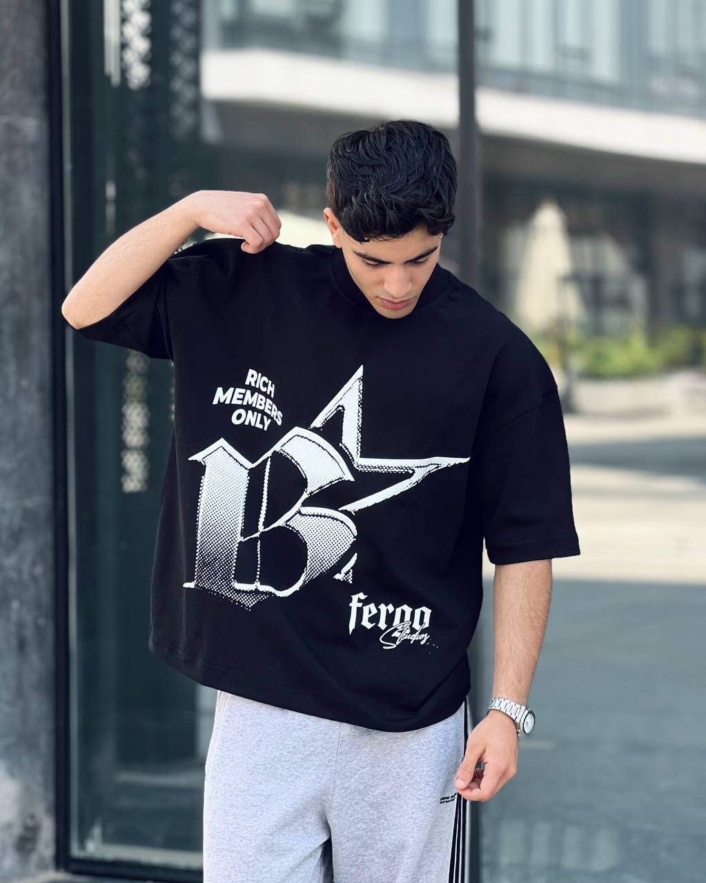 Oversized black T-shirt